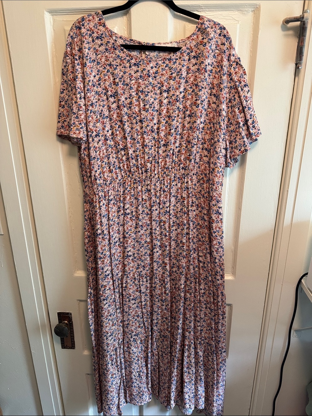 Light Pink Floral Short-Sleeve Midi Dress